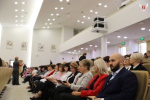 Специалисты среднего звена в медицине и фармации: подготовка, аккредитация и трудовая деятельность