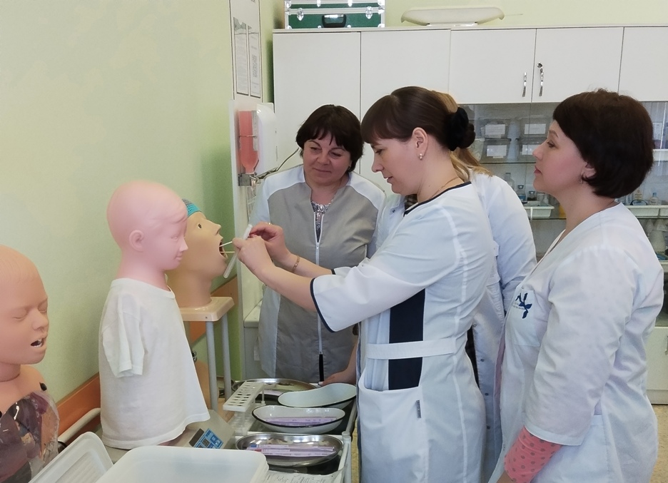 8  апреля 2025 года проведены мастер-классы «Взятие мазка из ротоглотки на бактериологическое исследование»