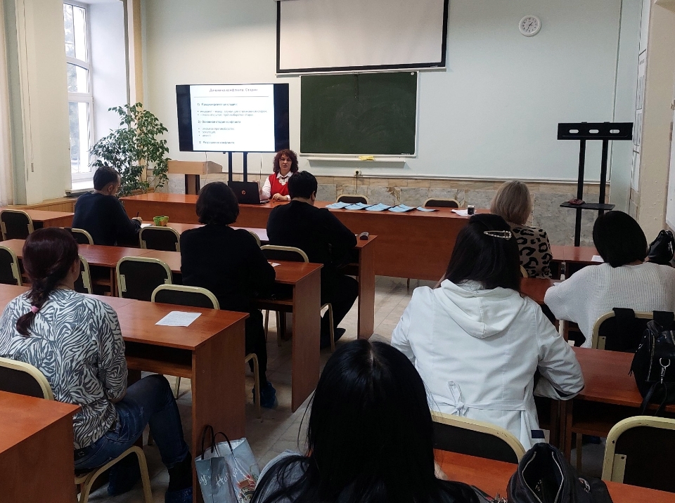 «Жизнь – это не ожидание того, что шторм закончится. Жизнь – это учиться танцевать под дождем…»